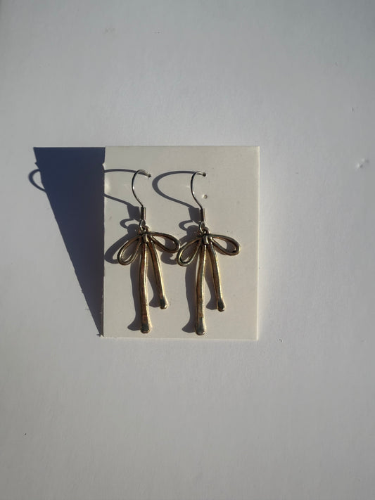 Bow earrings